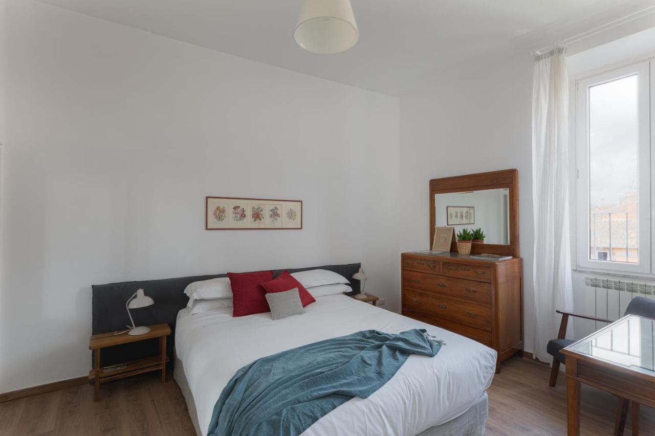 Amazing Penthouse With Terrace And Rooftop In Trastevere Roma Exterior foto