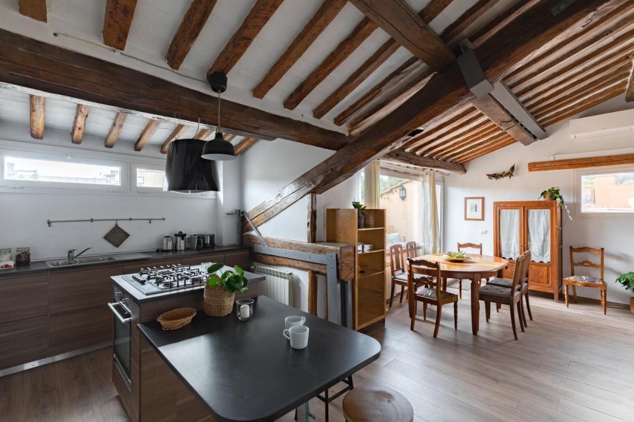 Amazing Penthouse With Terrace And Rooftop In Trastevere Roma Exterior foto