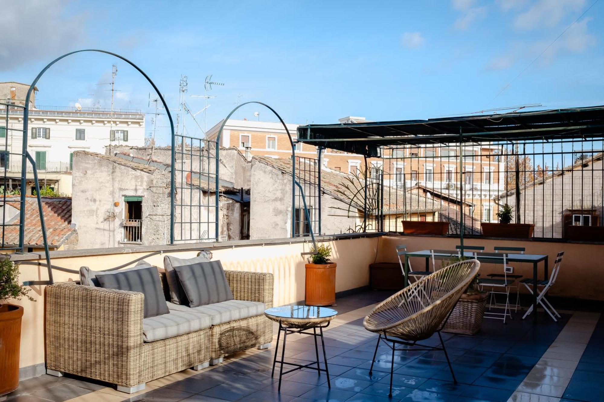 Amazing Penthouse With Terrace And Rooftop In Trastevere Roma Exterior foto